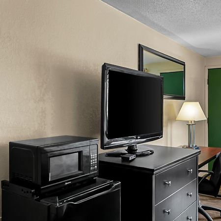Americas Best Value Inn Martinsburg Exterior photo