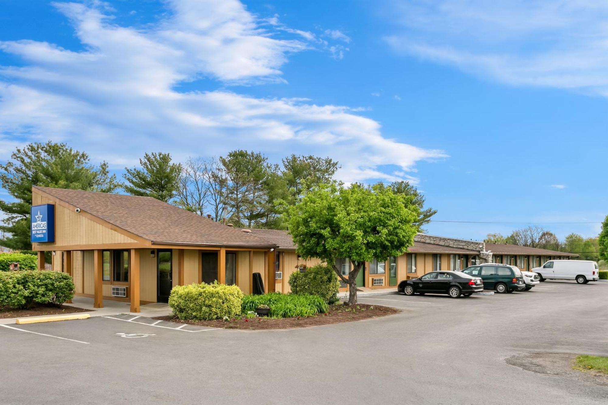 Americas Best Value Inn Martinsburg Exterior photo