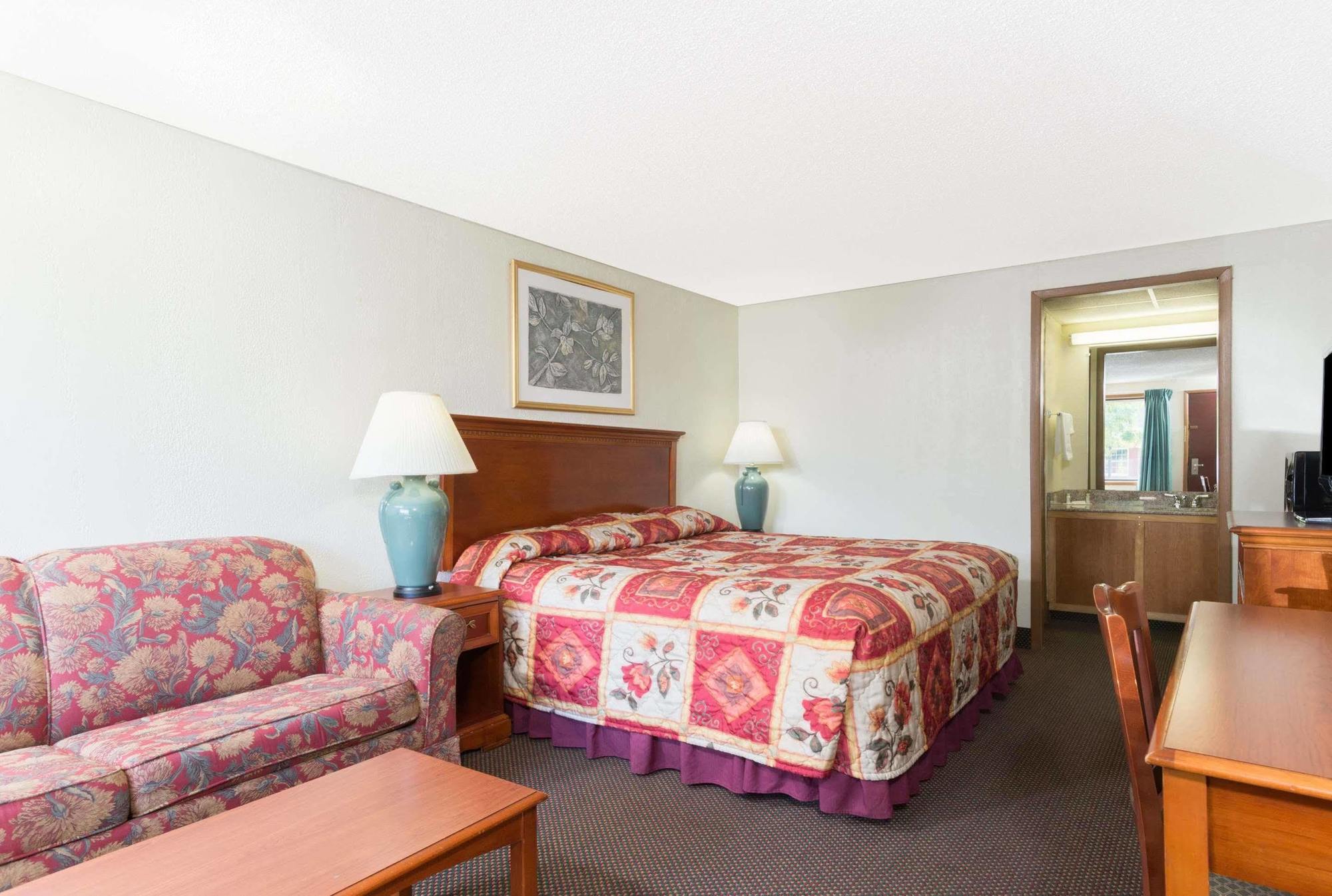 Americas Best Value Inn Martinsburg Exterior photo