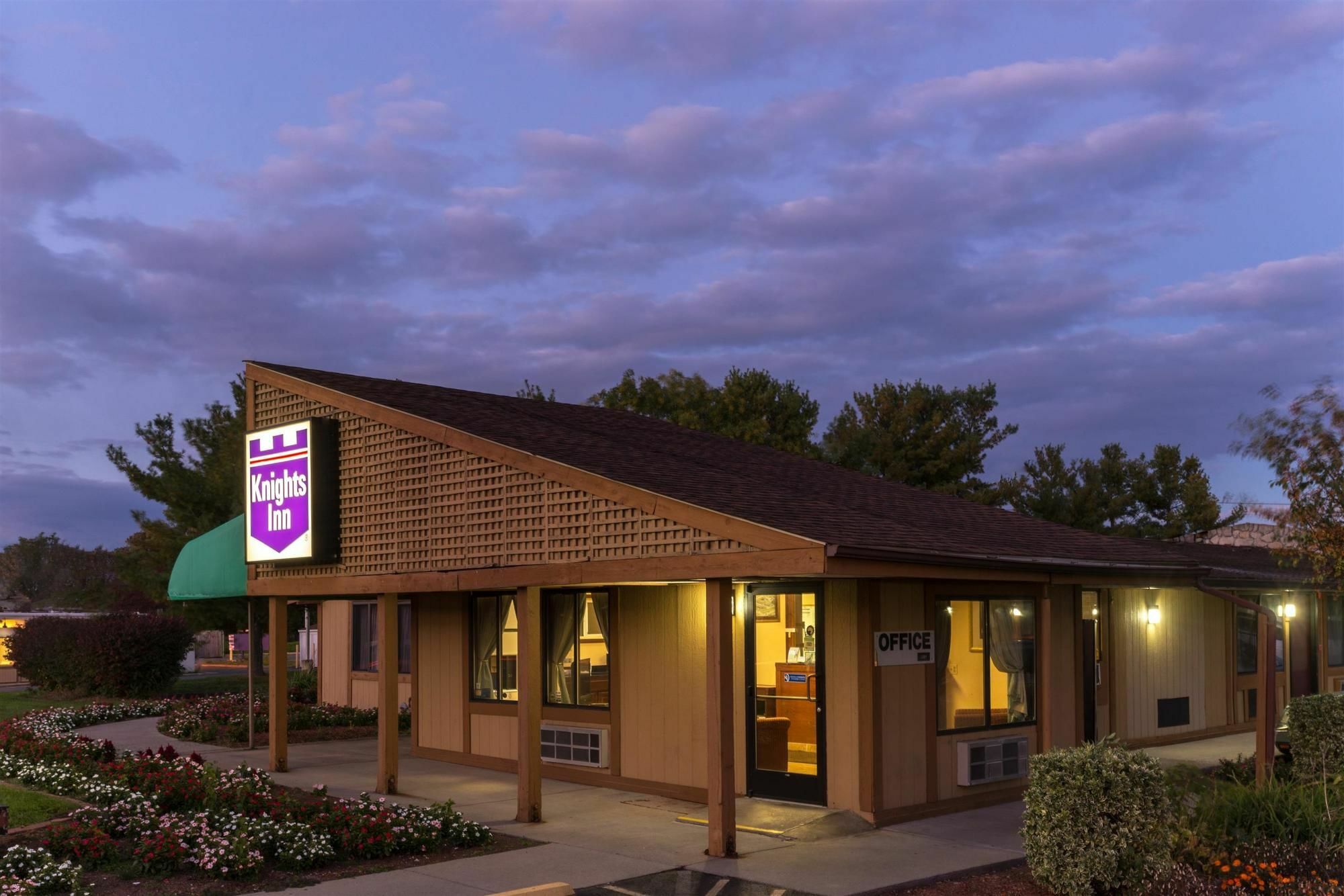 Americas Best Value Inn Martinsburg Exterior photo