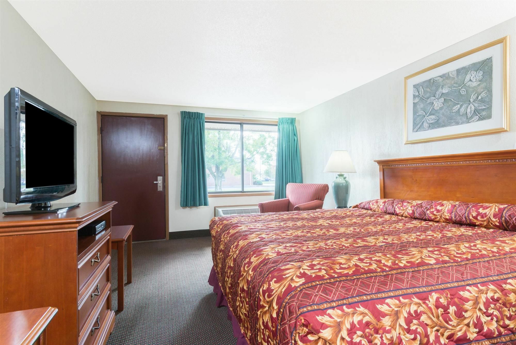 Americas Best Value Inn Martinsburg Exterior photo